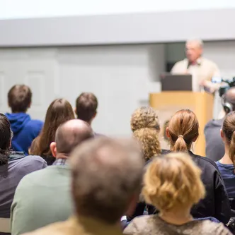 わたしの構想No.81「地域に広がる哲学カフェ」を掲載しました。近年、日本各地で広がる哲学カフェの活動。広がりの背景には何があるのか、社会にどのような意義をもたらすのかを議論しました。